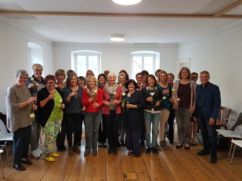 Abschluss des Qualifzierungskurses für Alltagsbegleiterinnen Abschluss des Qualifzierungskurses für Alltagsbegleiterinnen